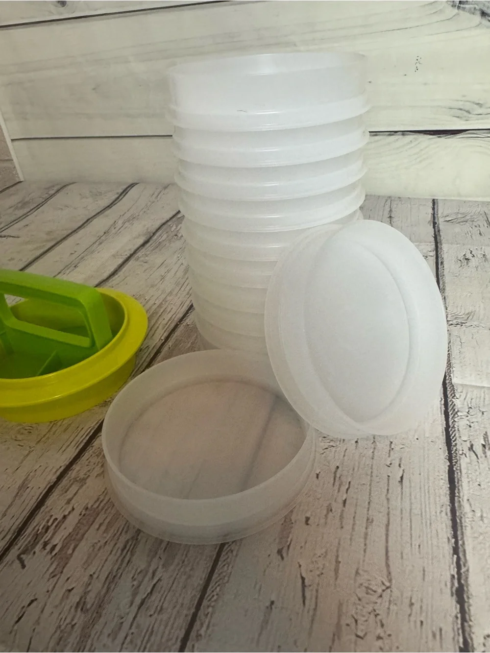 Tupperware Hamburger Maker Stackable Food Storage Container - Lime Green Handle